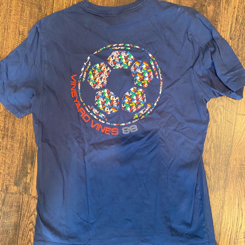 Vineyard Vines Men’s Graphic Tee small